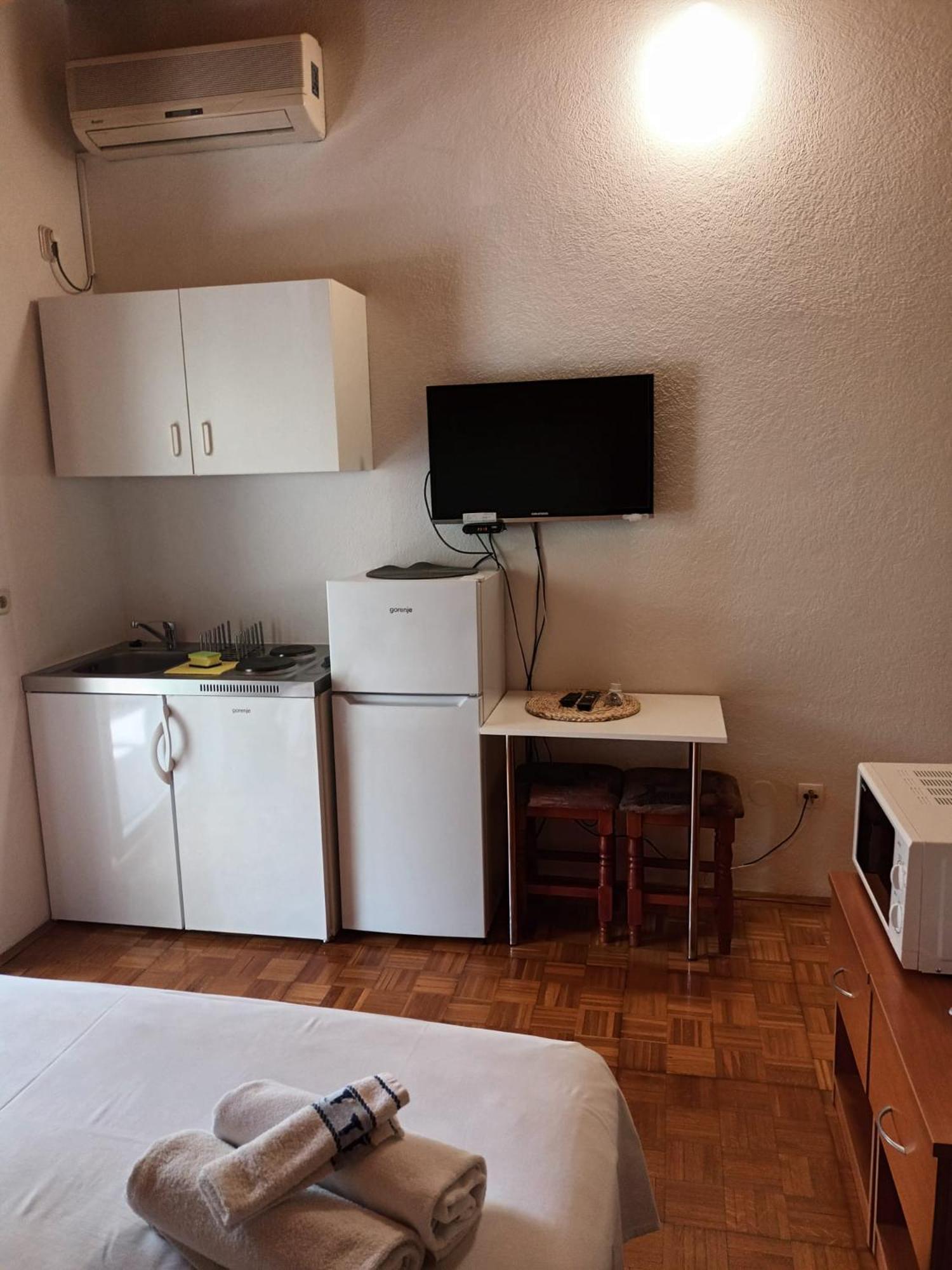 Apartment Mrkic ビオグラード・ナ・モル エクステリア 写真